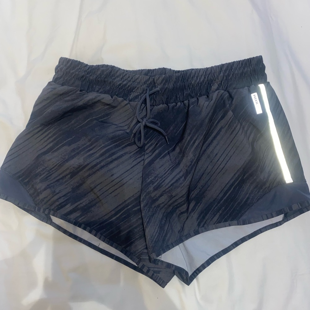 REEBOK ATHLETIC SHORTS SIZE L, worn once